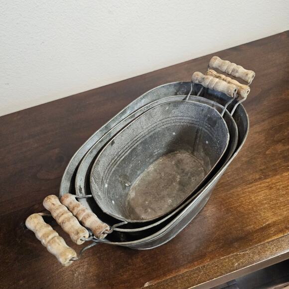Rustic Vintage Iron Fruit Baskets - Picture 1 of 4